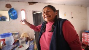 Lee más sobre el artículo MINEM benefició con energía eléctrica a 58,400 ciudadanos de zonas rurales del sur andino en 2025