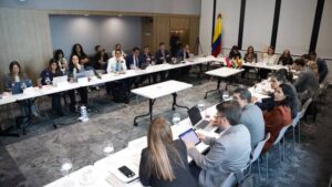 Lee más sobre el artículo Perú impulsa integración eléctrica andina y prioriza interconexión con Ecuador